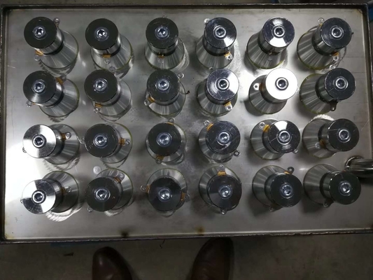 AC 220V 전류를 고주파로 변환시키는 진동 판 28KHZ 빈도 2mm 두껍게 스테인리스 판
